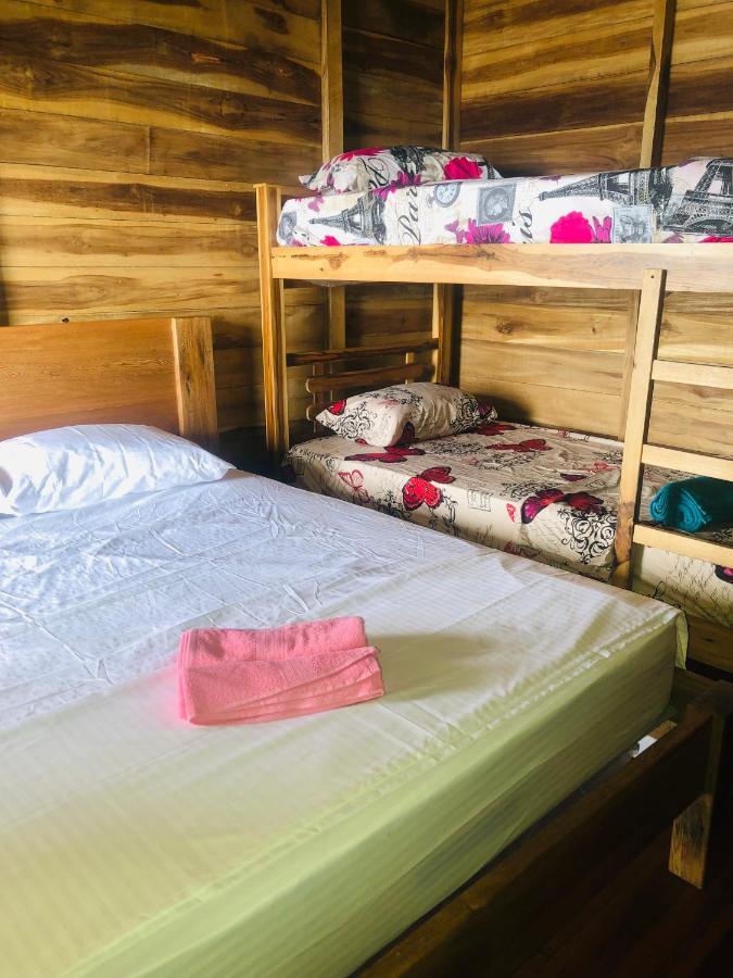 Palm Beach Hostal Гуачака Экстерьер фото