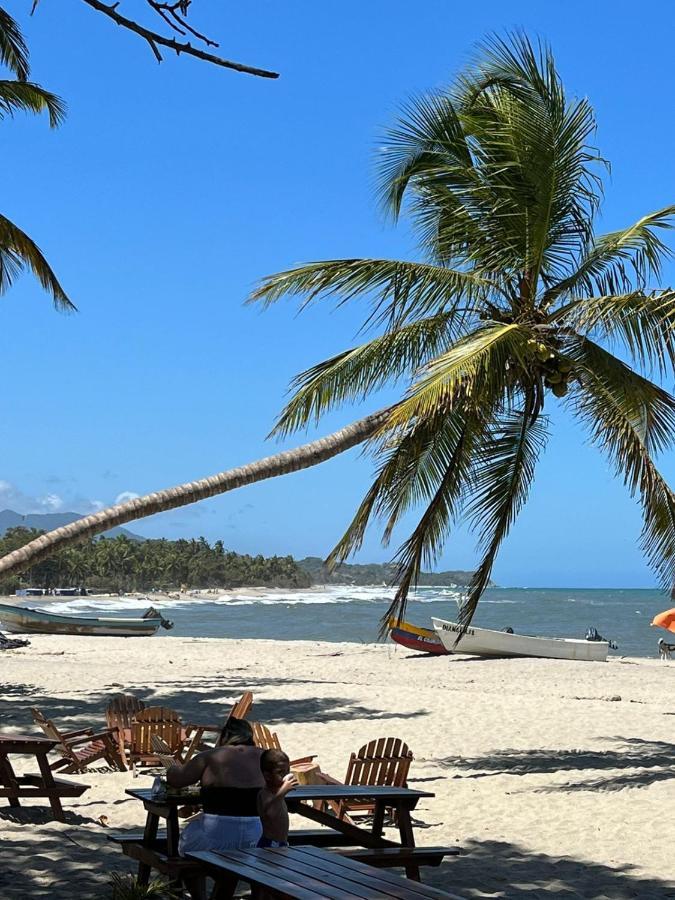 Palm Beach Hostal Гуачака Экстерьер фото